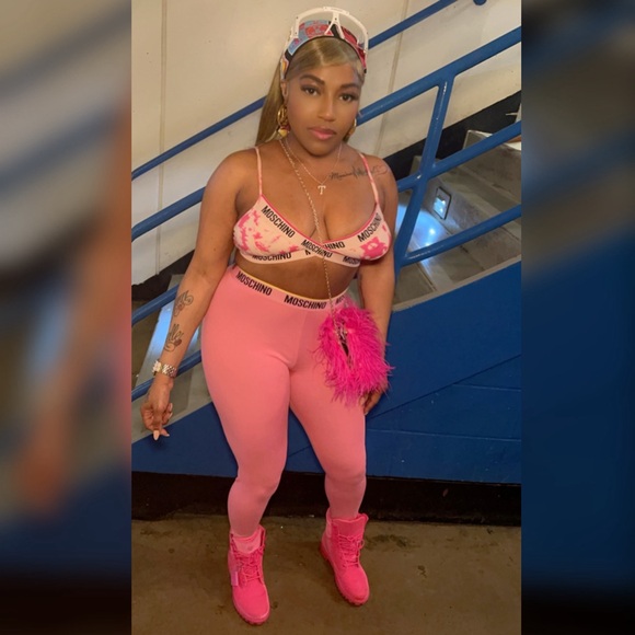 Meet your Posher, Tahara - Picture 3 of 9